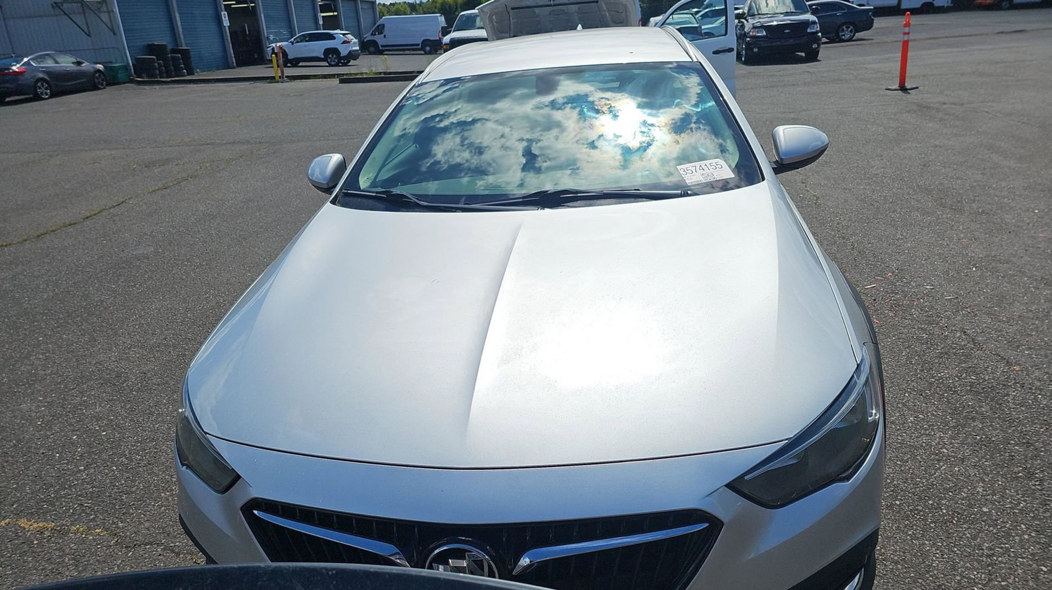 buick regal tourx 2018 W04GU8SX5J1113587 image buick regal tourx 2018 W04GU8SX5J1113587 image